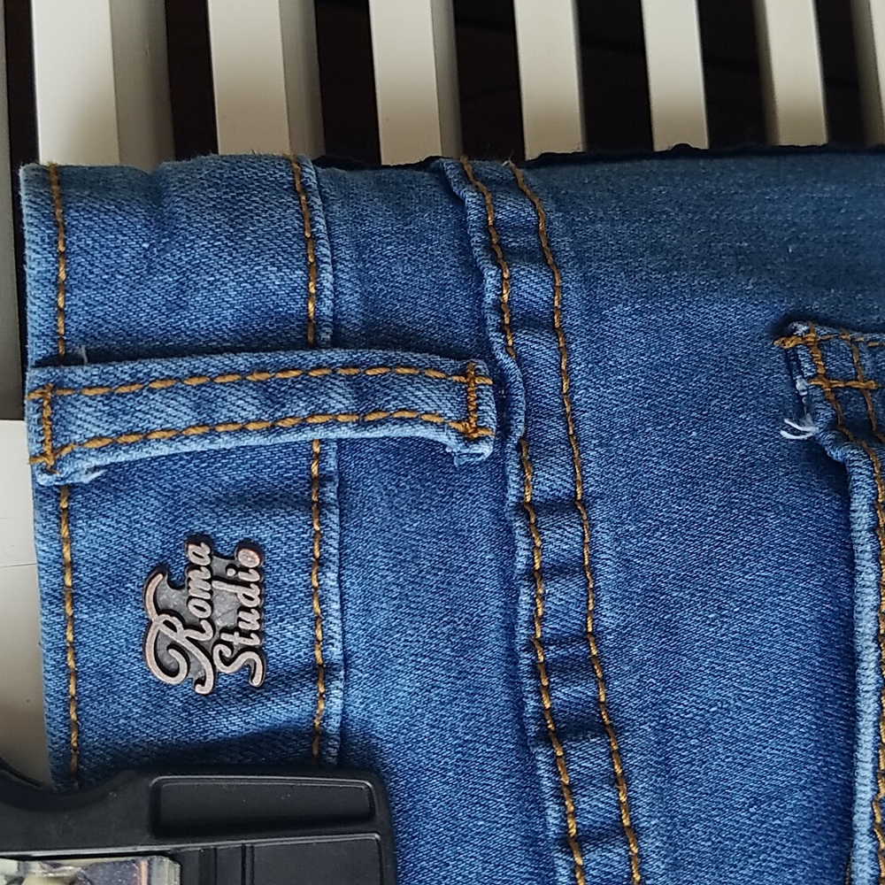 Jeans - Picture 9 of 9